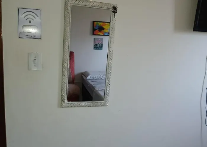 Quarto com banheiro casa da Mari