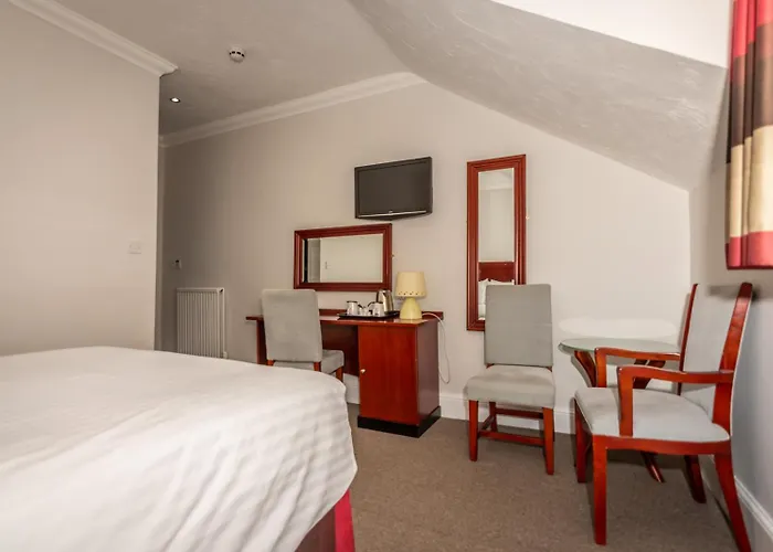 Cheap hotel: Kensington Hotel