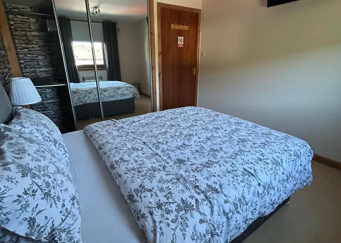 No 52 - Apartment With Lounge And Dining Area - No Kitchen