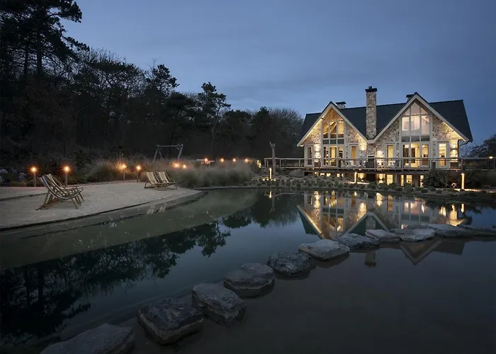 Villa met zwembad: Holiday Home With Bubble Bath In Noordwijk