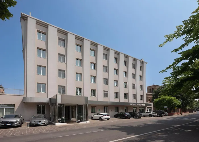 Hotel 3 stelle: Hotel Toscanini