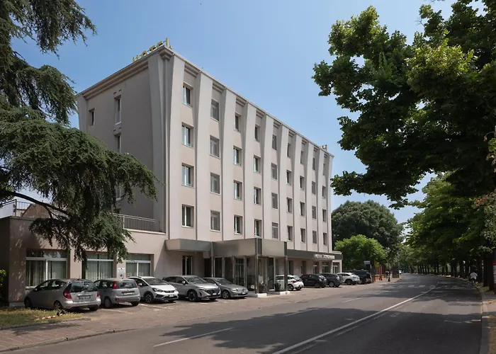 Hotel 3 stelle: Hotel Toscanini