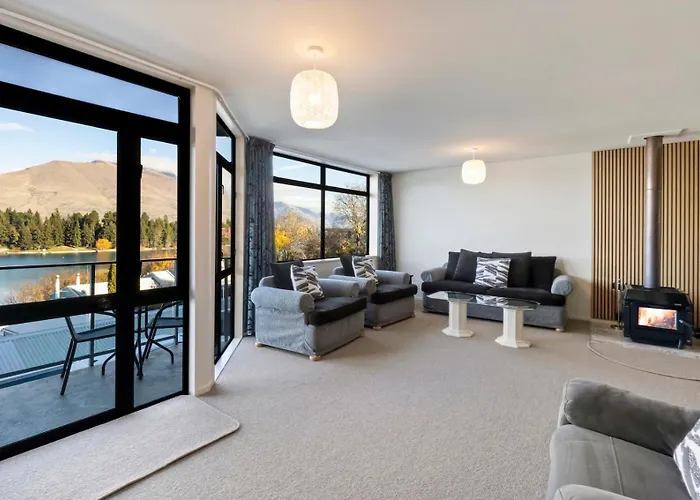Apartment: Spinnaker Bay Apartments