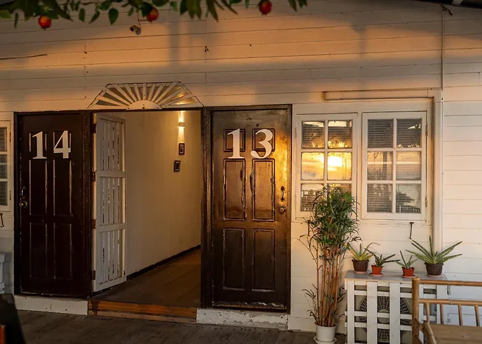 Karoon Sea View Lodge