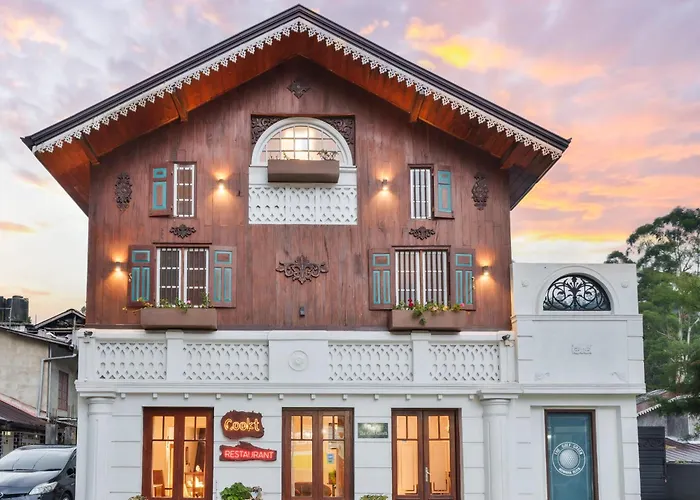 The Golf Green City Bungalow