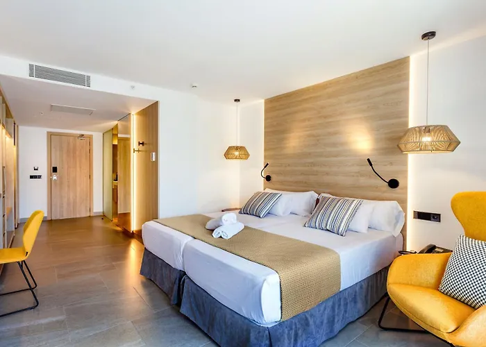 Morlans Suites - Adults Only