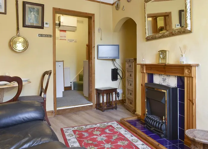 Holidays home Broom Cottage