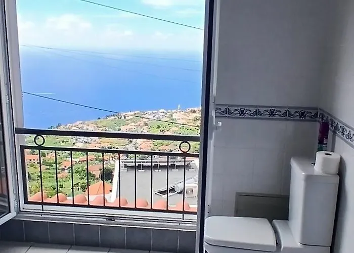 Artist House Rooms With View And Shared Kitchen