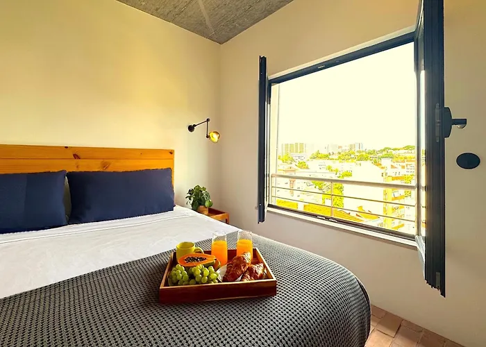 The Lisbon Cool Design Suites - Self Check In & Parking