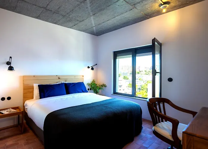 The Lisbon Cool Design Suites - Self Check In & Parking