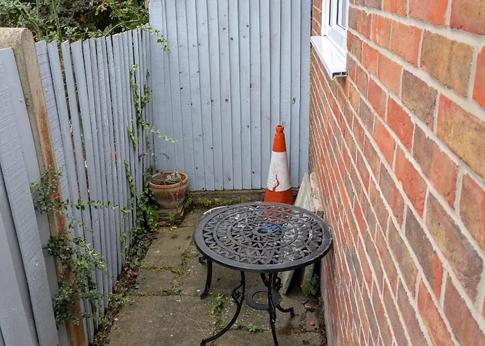Colchester Town, Modern, Detached, Guest House