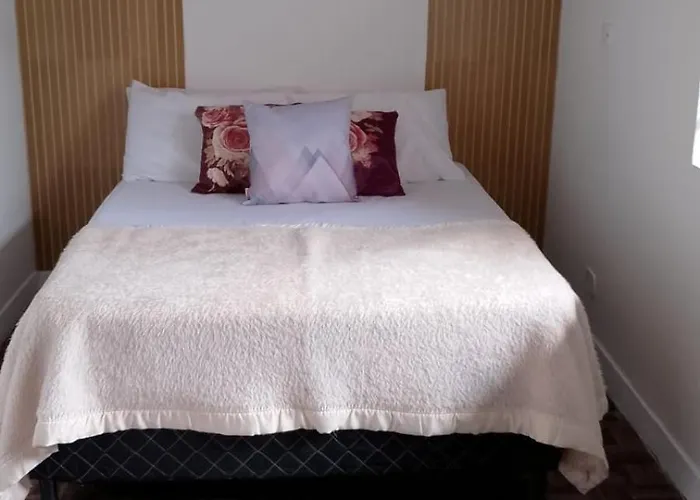 Quarto amplo no Portão