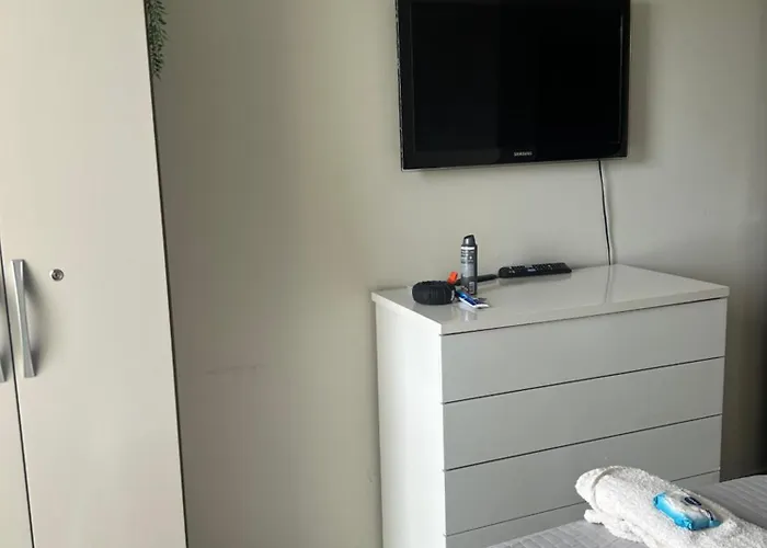 Quarto em Casa Dupléx em Heliópolis