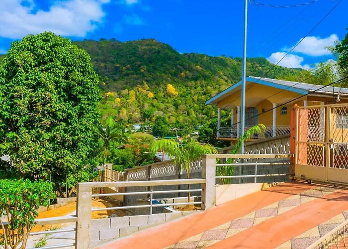 Carolyn'S View Guesthouse