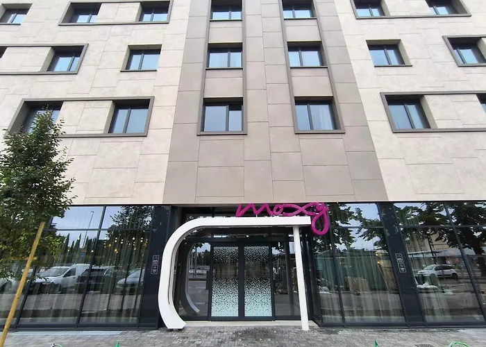 Moxy Verona