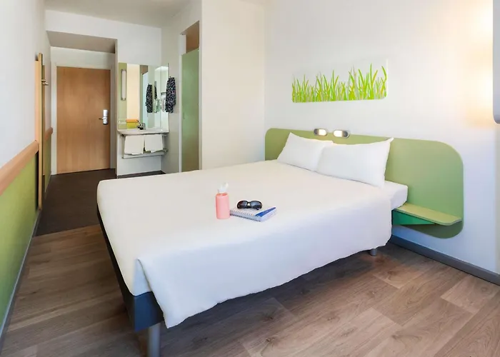 Hotel boutique Apenas: Ibis Budget Madrid Vallecas
