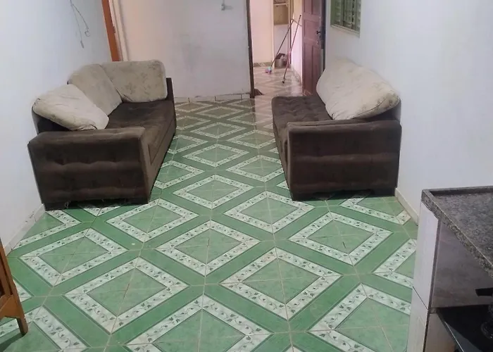 alugo quarto com 1 cama casal e 2 solteiro