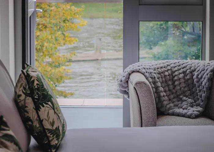 Reserve, By Warner s - The Runnymede On Thames (Adults Only)