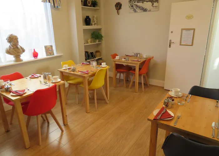 Hudsons Guest House - Adults Only