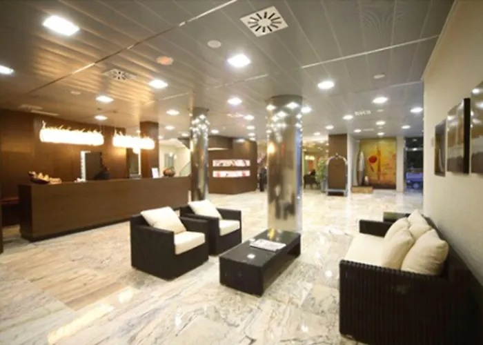 Hotel con piscina: Hotel Spa Congreso