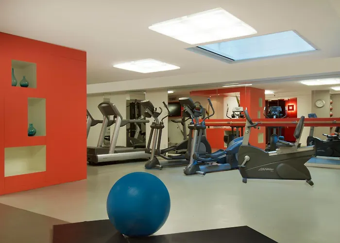 Novotel Montreal Center