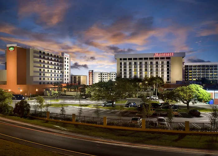 Courtyard By Marriott Airport