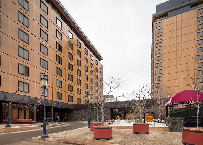 The Hotel Captain Cook