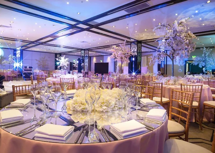 Hotels With Four Stars Hilton London Gatwick Airport