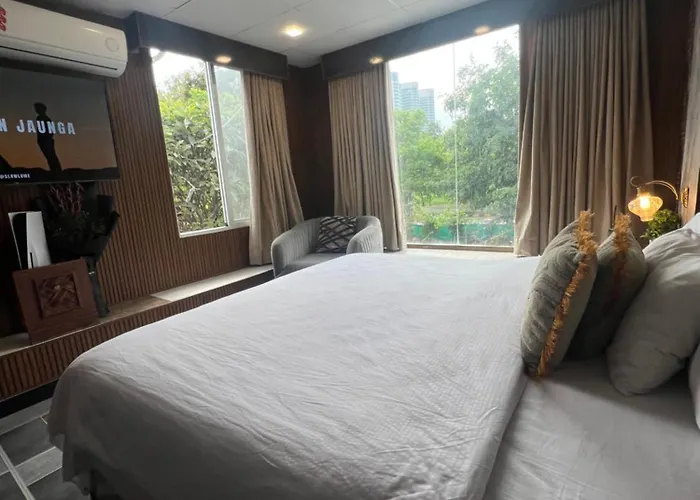 Life Style Lodges Opp Centaurus Mall