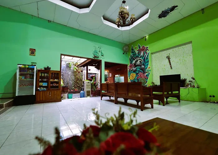 Pet Friendly hotel: Sleepy Raccoon Hostel