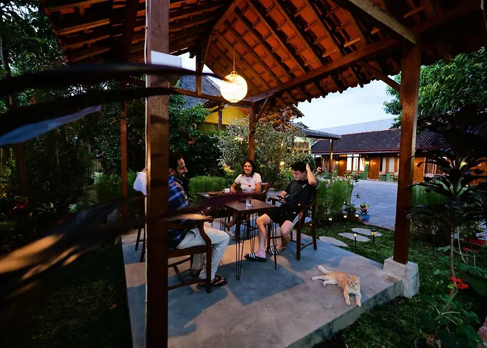 Pet Friendly hotel: Sleepy Raccoon Hostel