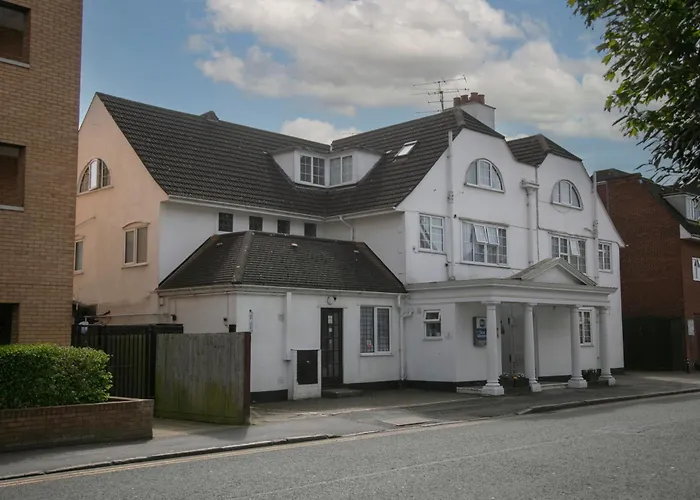 Cheap hotel: Best Western White House Hotel