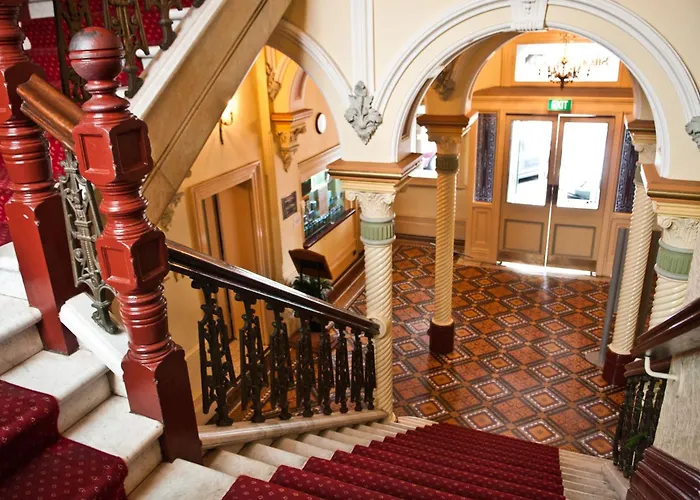 Central hotel: The Hotel Shamrock