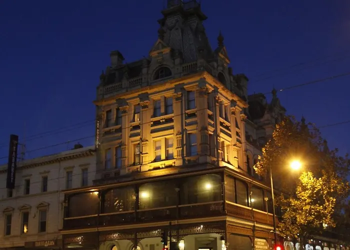 Central hotel: The Hotel Shamrock