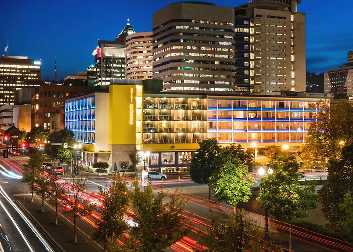 Boutique hotel only: Staypineapple, Hotel Rose, Downtown Portland