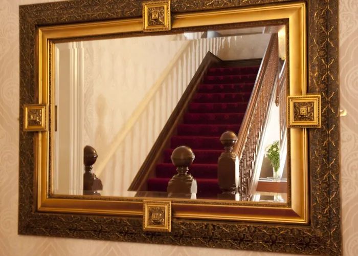 Denewood Hotel