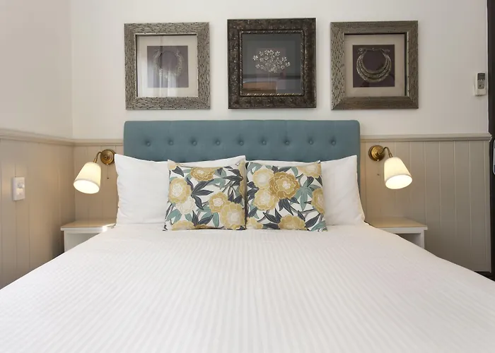 Cremorne Point Manor