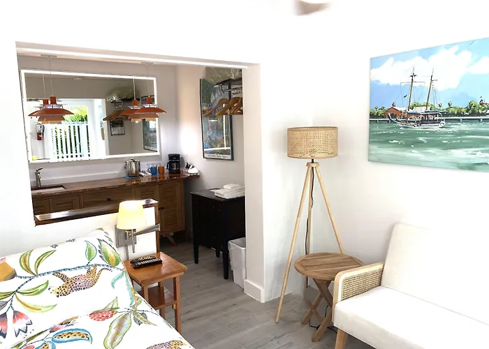 Alexander Palms Court - No Hidden Resort Fees!