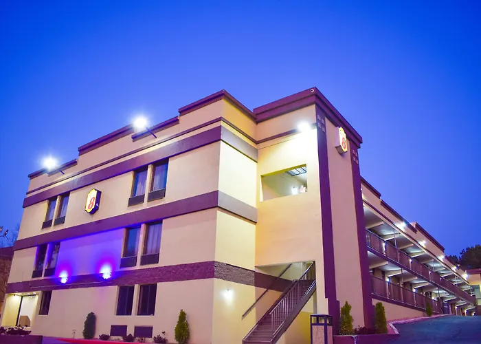 Super 8 By Wyndham Raleigh Downtown