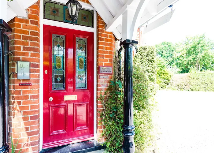 The Lawn Guest House Gatwick