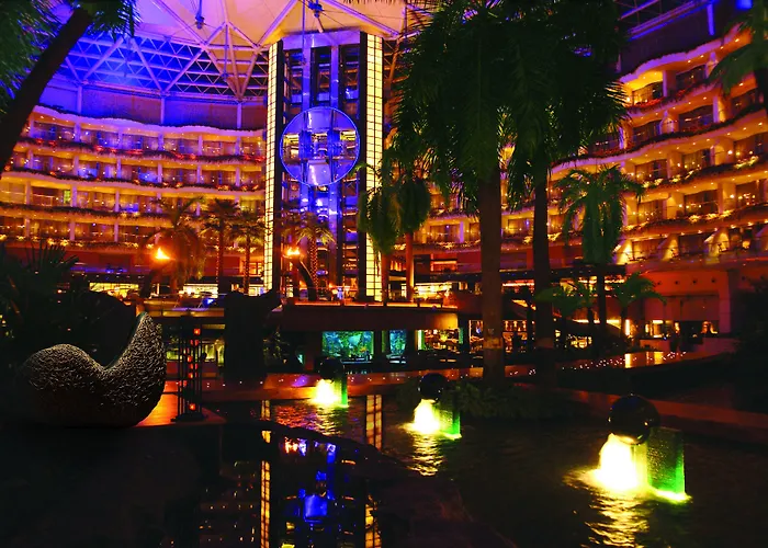 Hot Tub in Room Sahara Star