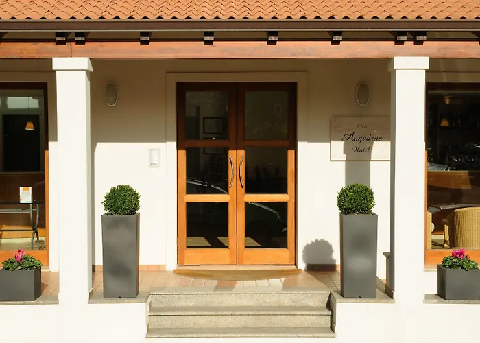 Cheap hotel: Hotel Angedras