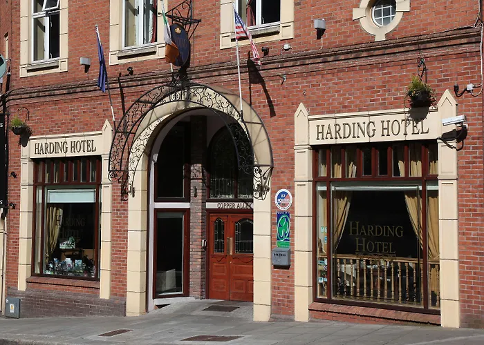 Hotel near College: Harding Hotel
