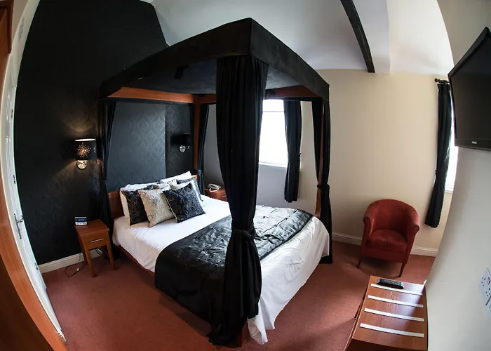 Thomas James Hotel