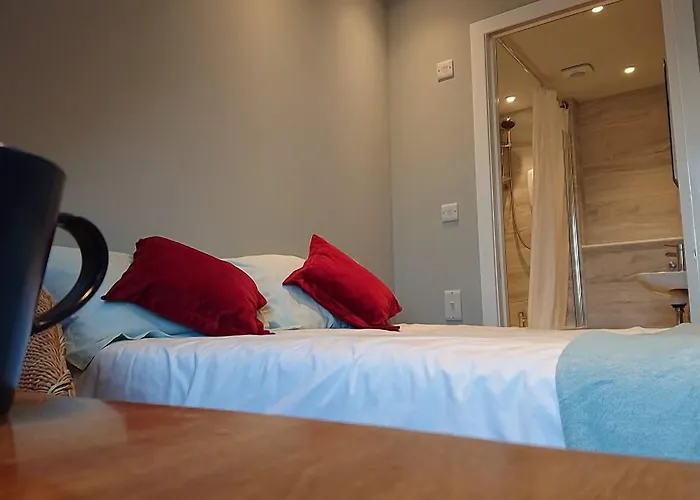 Falcon Crest Guest House