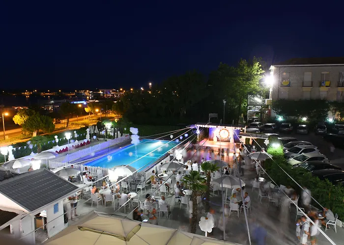 Hotel con piscina: Hotel Promenade Universale