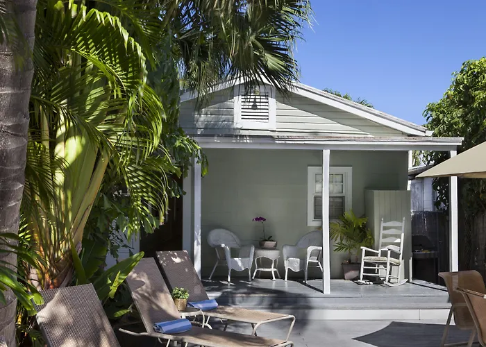 Cheap hotel: Southernmost Inn Adult Exclusive