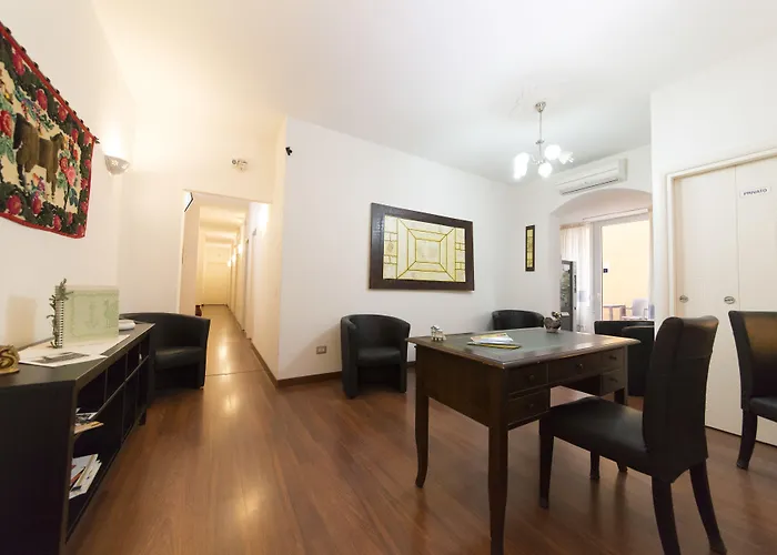 Albergo centrale: Lewisrooms Domo
