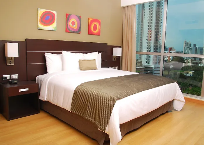 Hotel con piscina: Tryp By Wyndham Panama Centro