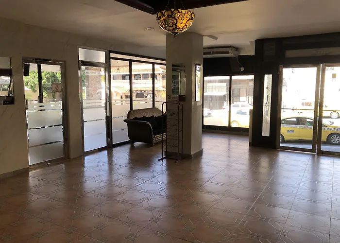 Hotel Costa Inn